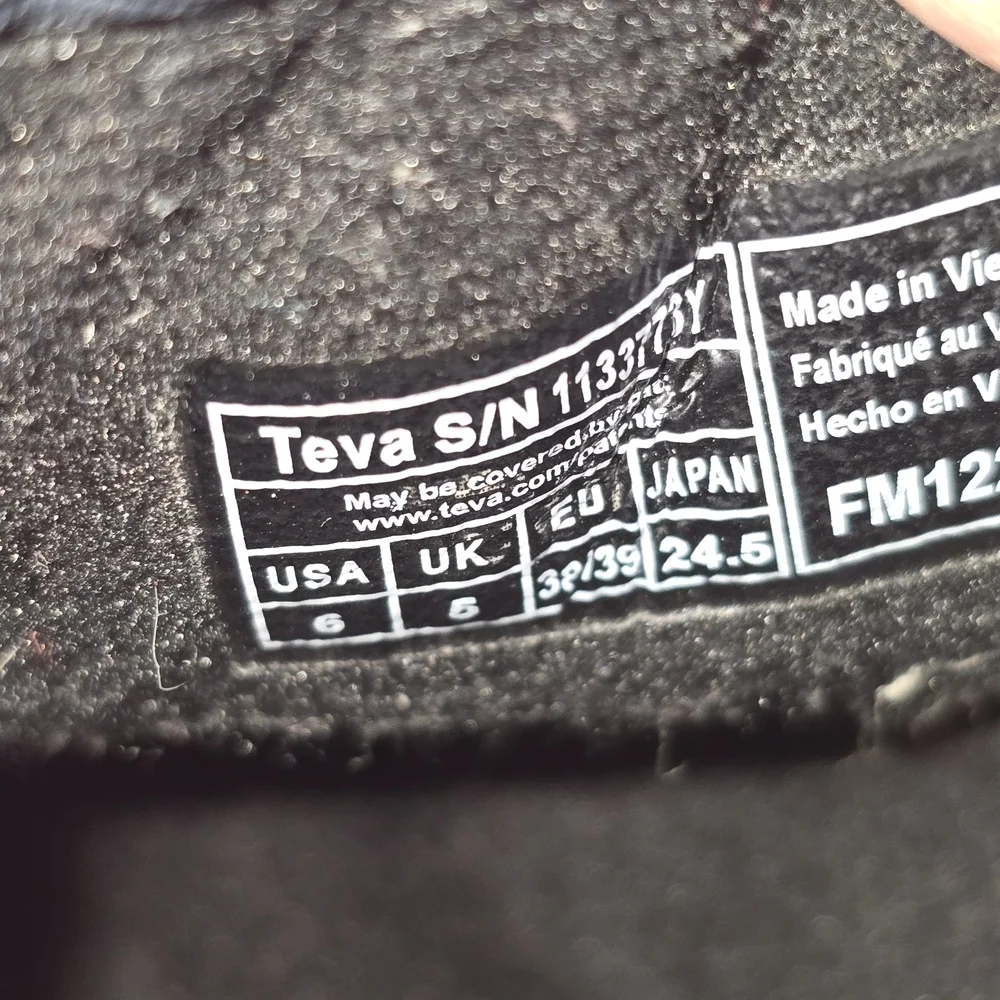 TEVA REEMBER MID TOP BOOT WOMENS BLACK QUILTED NYLON WINTER RAIN SIZE 6